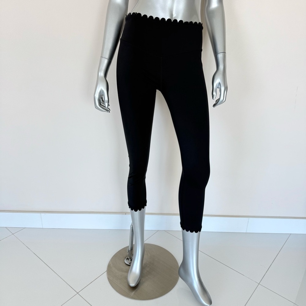L’URV women capri black leggings size M